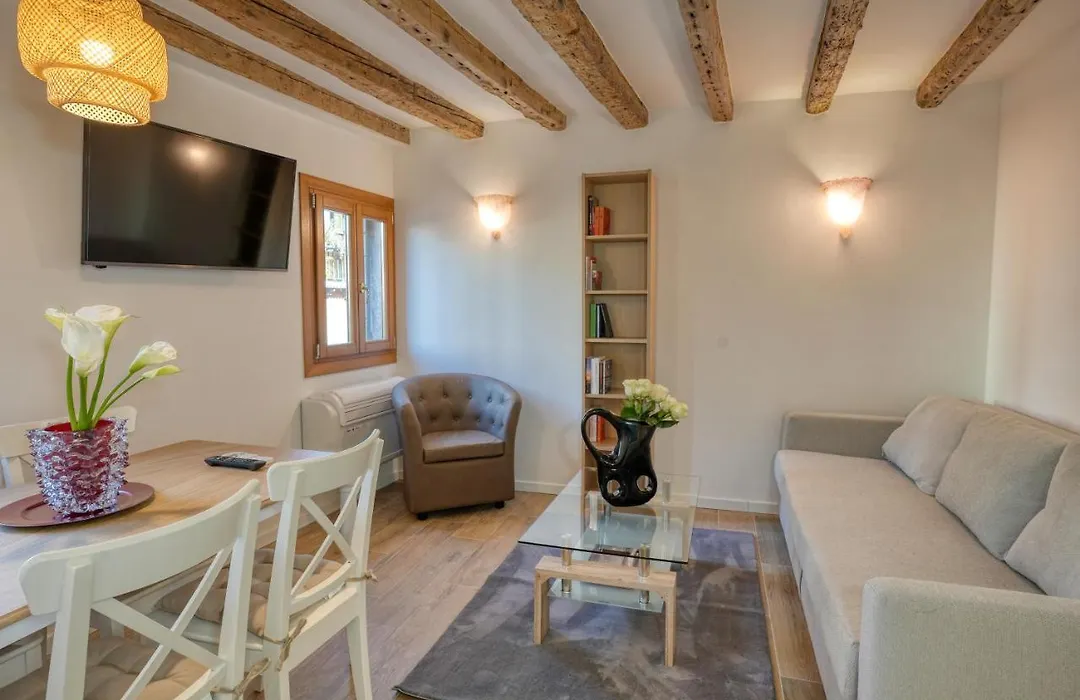 Ecco Suites Apartments-1